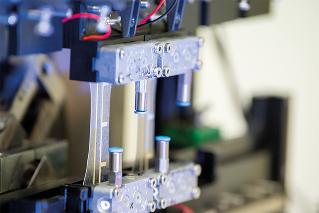 ErgoTec Test Stand: Durability Testing for Material Analysis